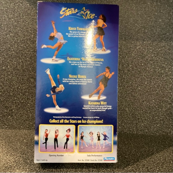 NRFB Kristi Yamaguchi, by Playmates, Stars on Ice 1998 # 52508 - Picture 3 of 9